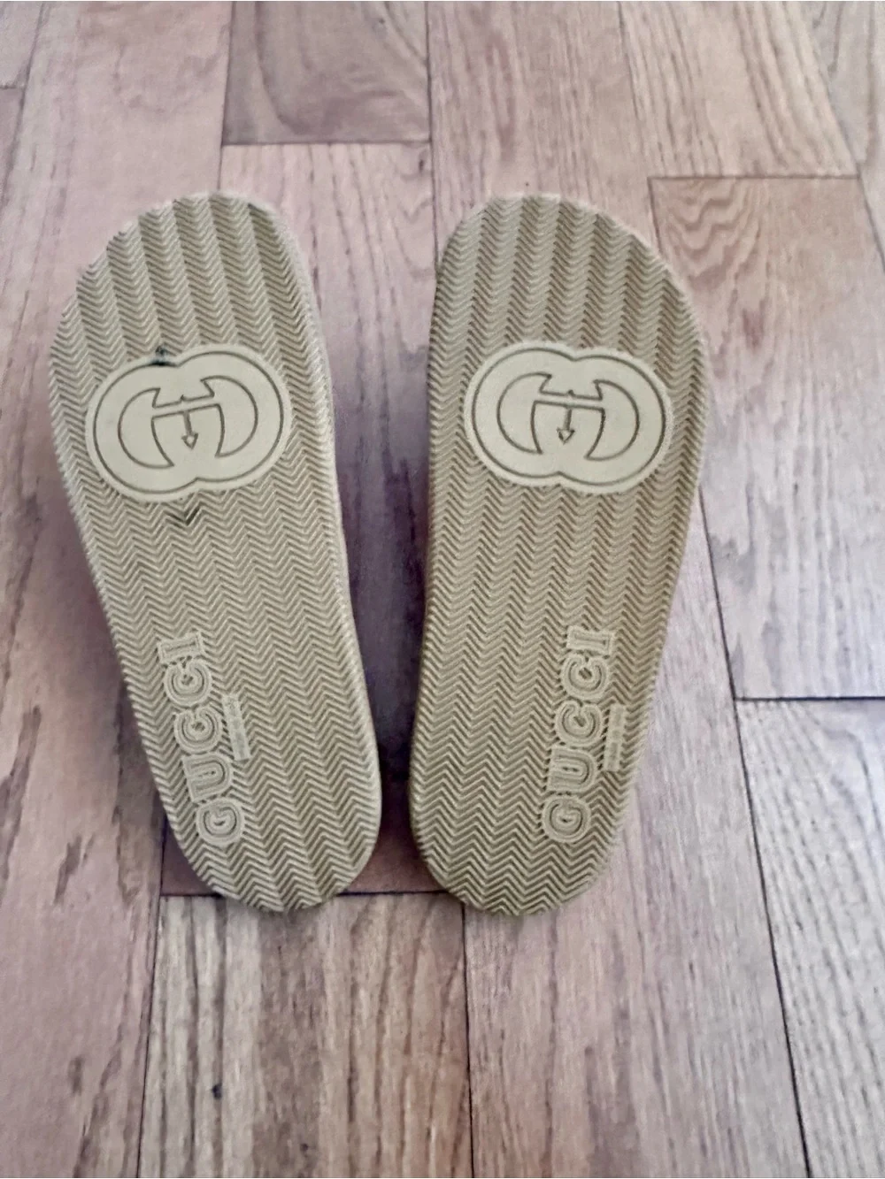 Gucci mens White Slides with Red and Green Stripe Strap